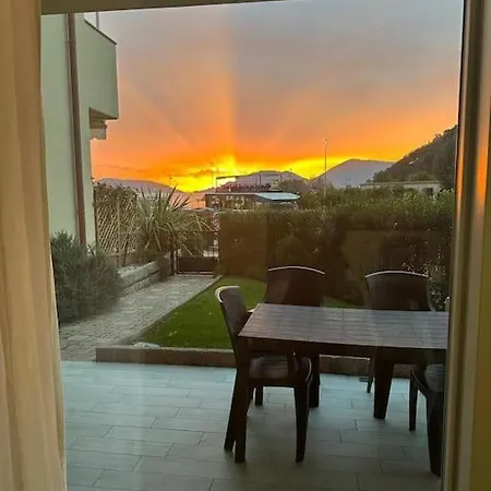 Dom wakacyjny Vener Vista Mare - Il Tuo Rifugio Con Giardino, Posto Auto E Inclusa *